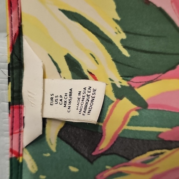 H&M Tropical Print Wrap Kimono with Pink and Green and Yellow - Picture 3 of 5